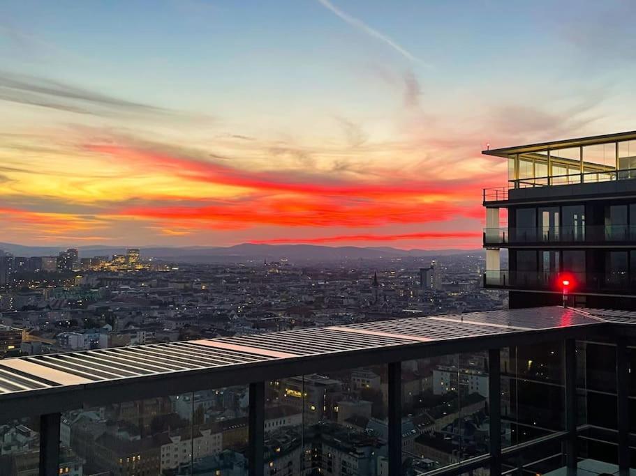 Exclusive Condo With Pool And Terrace ウィーン エクステリア 写真